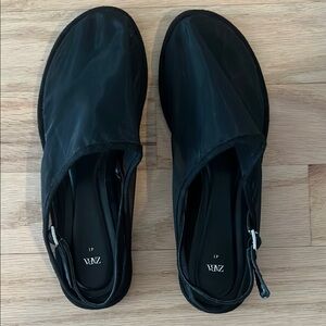 Zara Women's Black Slip-On Shoes